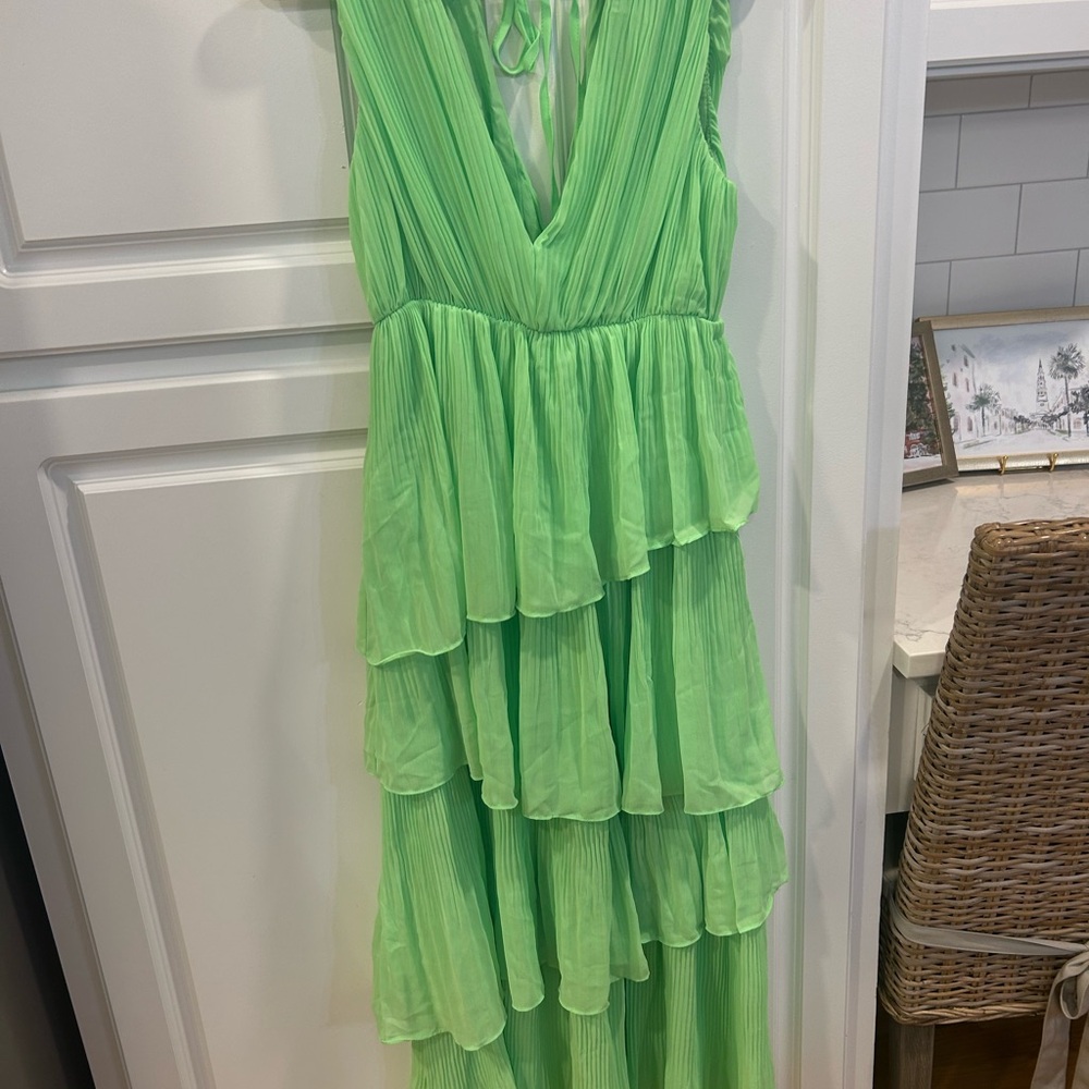 Women’s NWT Elegant Green Tiered Maxi Dress Size M